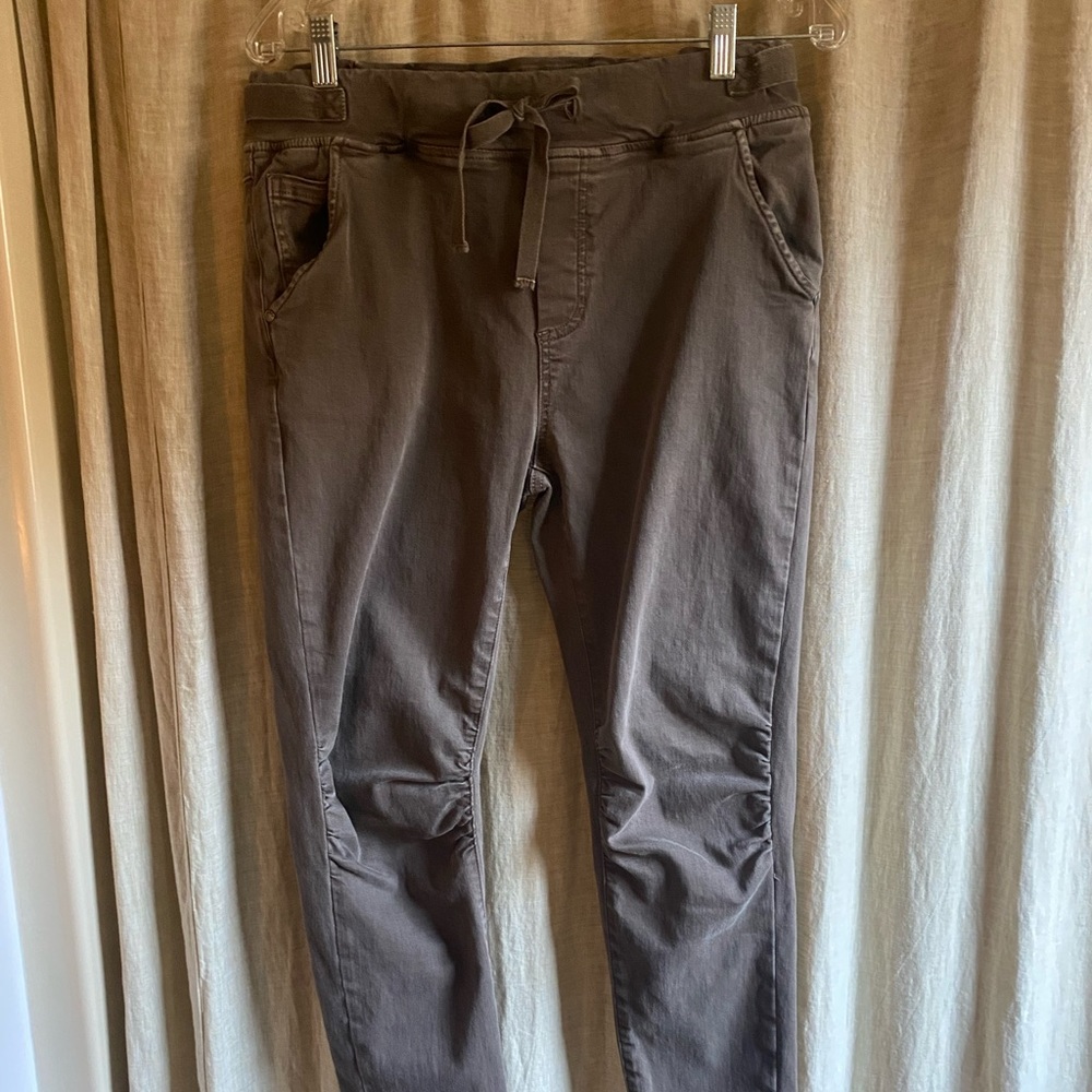 NWOT SUPER CUTE FEMME FATALE RELAX PANTS OLIVE L